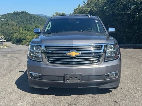 Used 2018 Chevrolet Suburban Premier AWD/4WD image 19