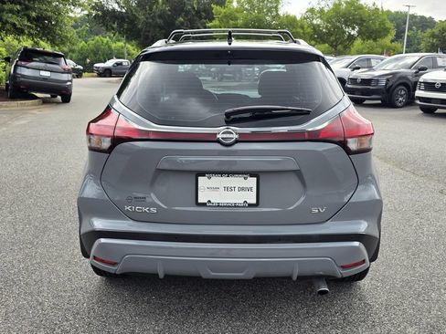 Used 2024 Nissan Kicks SV w/ Interior Electronics Package FWD image 4