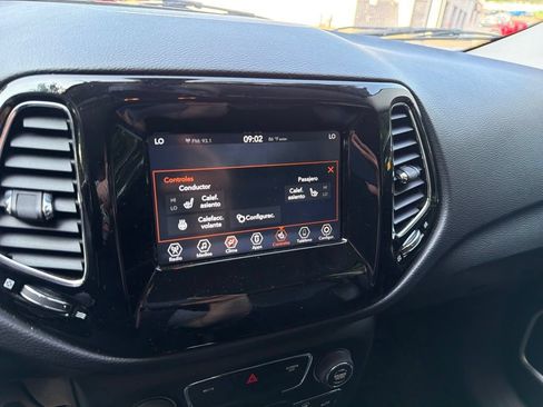 Used 2021 Jeep Compass Latitude AWD/4WD image 16