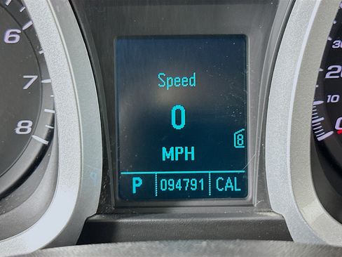 Used 2011 Chevrolet Equinox LT w/ Driver Convenience Package FWD image 17