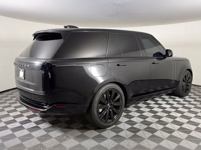 Used 2025 Land Rover Range Rover SE AWD/4WD image 7