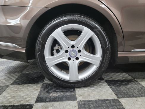 Used 2014 Mercedes-Benz E 350 4MATIC Sedan w/ Premium 1 Package image 28