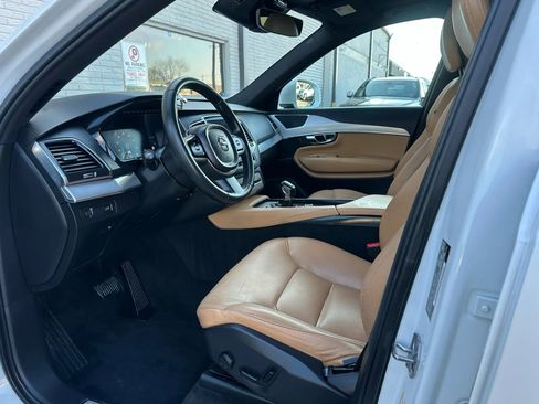 Used 2017 Volvo XC90 T5 Momentum w/ Vision Package image 13