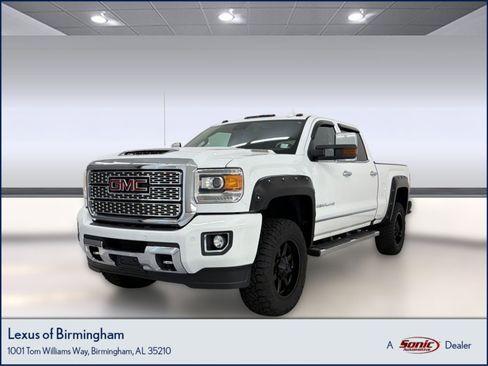 Used 2019 GMC Sierra 2500 Denali w/ Duramax Plus Package AWD/4WD image 1