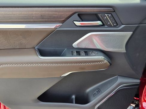 New 2026 GMC Acadia Denali Ultimate FWD image 12