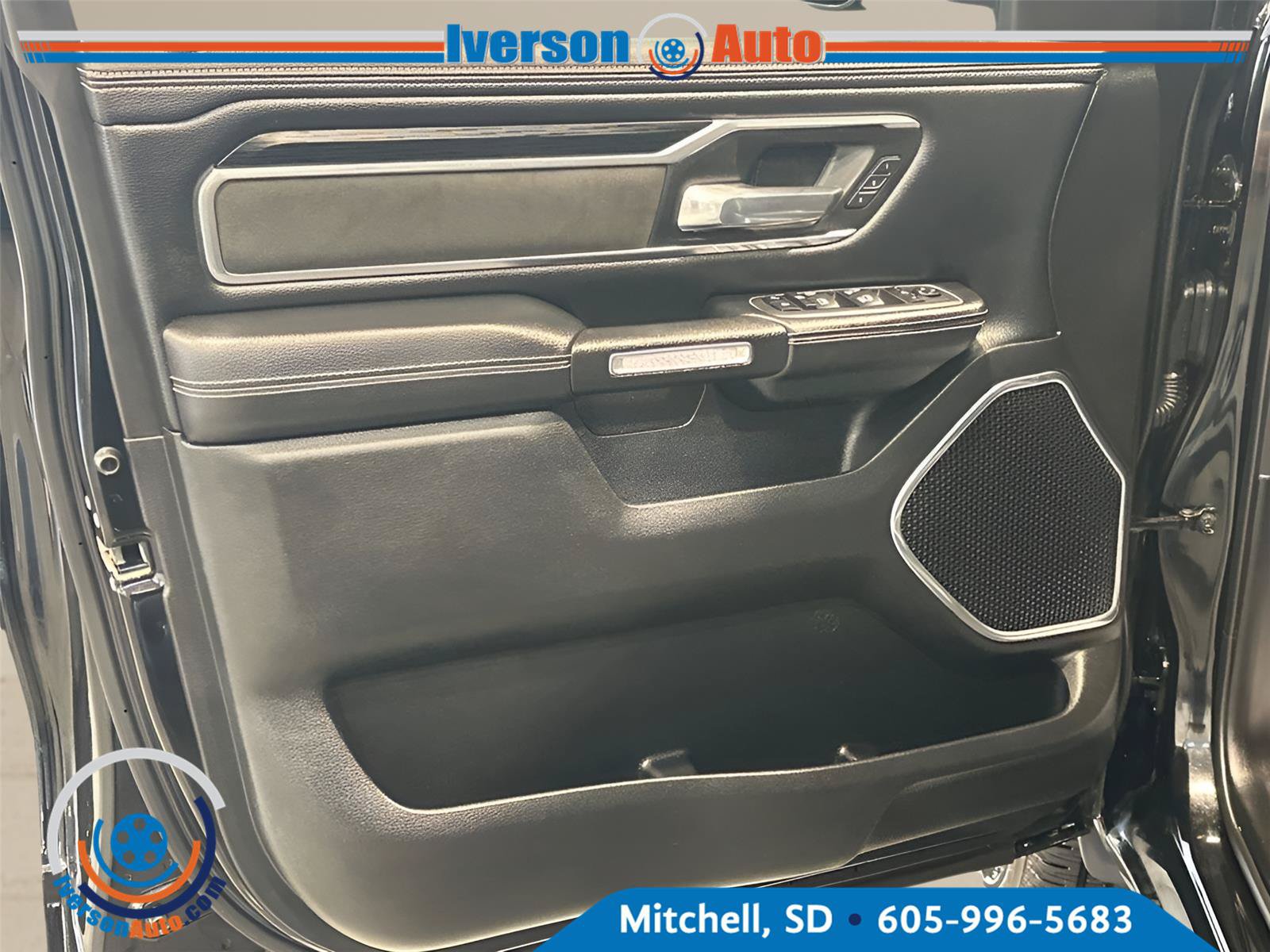 Used 2023 RAM 1500 Laramie AWD/4WD image 13