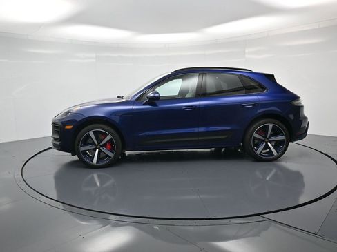 Certified 2023 Porsche Macan GTS image 2
