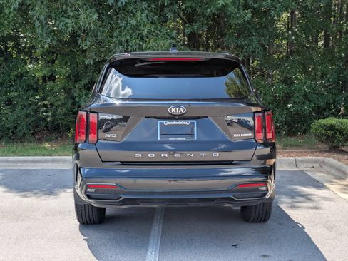 Used 2021 Kia Sorento EX w/ Panoramic Sunroof Package AWD/4WD image 4