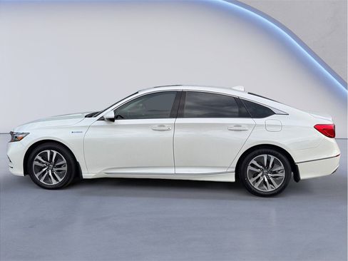 Used 2018 Honda Accord Touring image 3