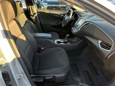 Used 2018 Chevrolet Malibu LS image 21