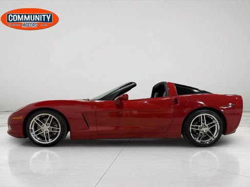 Used 2005 Chevrolet Corvette Coupe w/ Preferred Equipment Group RWD image 3