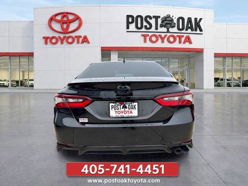 Used 2021 Toyota Camry SE FWD image 5