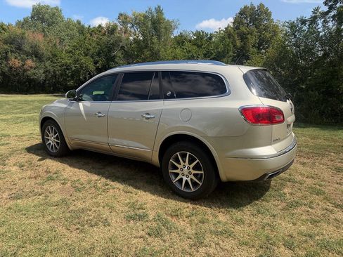 Used 2013 Buick Enclave Leather FWD image 6