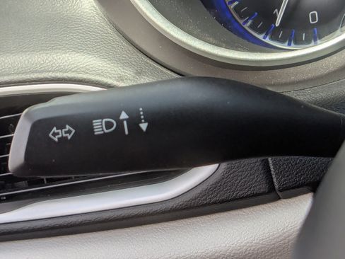 Used 2024 Chrysler Pacifica Touring-L FWD image 25