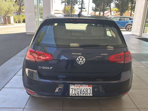 Used 2016 Volkswagen e-Golf SEL Premium w/ Driver Assistance Package FWD image 4