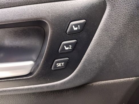 Used 2019 Toyota Highlander Limited image 22