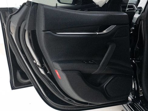 Used 2017 Maserati Ghibli image 22