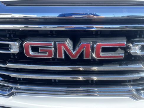 Used 2021 GMC Sierra 1500 SLT w/ SLT Premium Plus Package AWD/4WD image 32