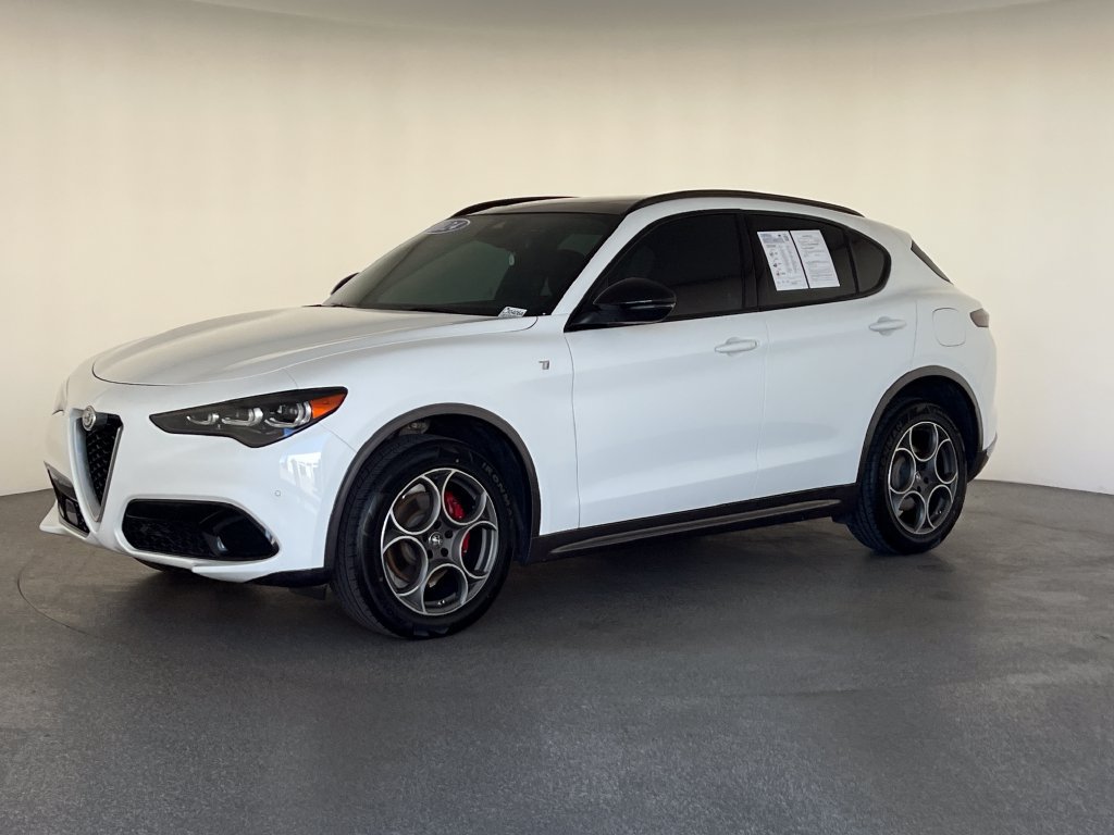 Used 2024 Alfa Romeo Stelvio Ti AWD/4WD image 10
