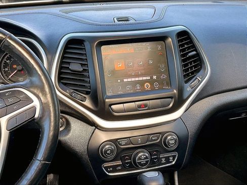 Used 2014 Jeep Cherokee Limited AWD/4WD image 18
