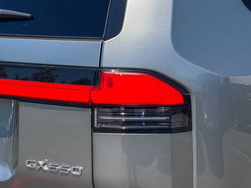 Used 2024 Lexus GX 550 w/ Accessory Package (Z1) AWD/4WD image 8
