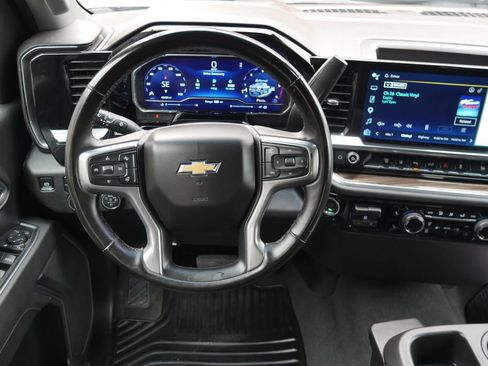 Used 2025 Chevrolet Silverado 2500 LT w/ Safety Package AWD/4WD image 17