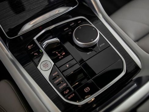 Used 2025 BMW X6 xDrive40i w/ Premium Package image 34