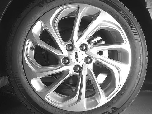 New 2027 Chevrolet Bolt LT FWD image 24