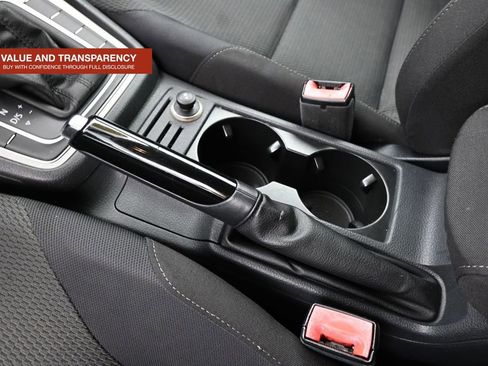 Used 2016 Volkswagen Golf S FWD image 26