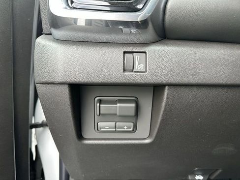 New 2026 GMC Canyon Elevation w/ Convenience Package image 18