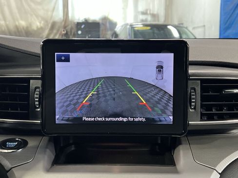 Used 2023 Ford Explorer XLT w/ Equipment Group 202A AWD/4WD image 19
