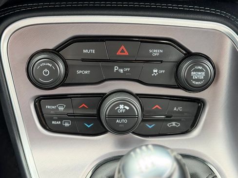 Used 2022 Dodge Challenger R/T RWD image 12