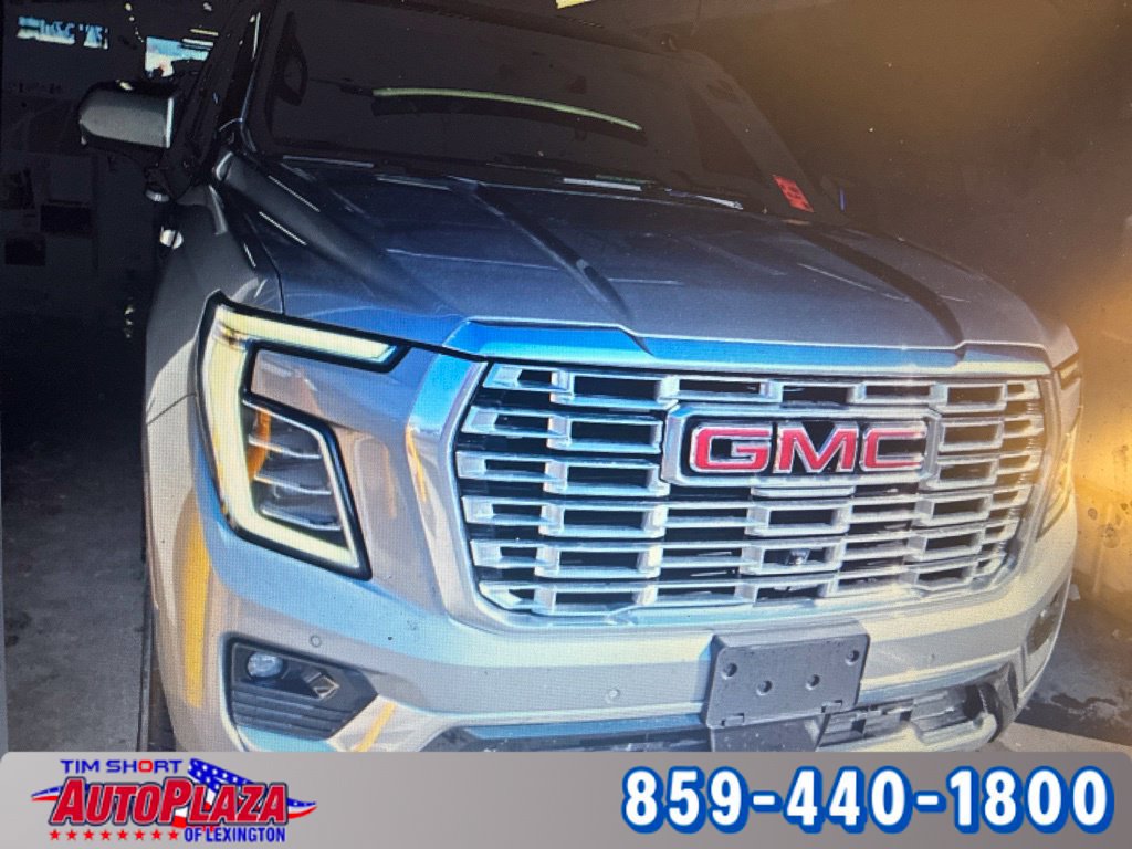 Used 2025 GMC Yukon Denali AWD/4WD image 2