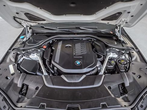 Used 2020 BMW 740i w/ M Sport Package image 17