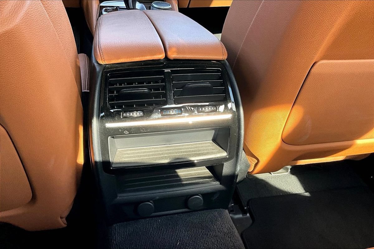 Used 2019 BMW 530i xDrive AWD/4WD image 38