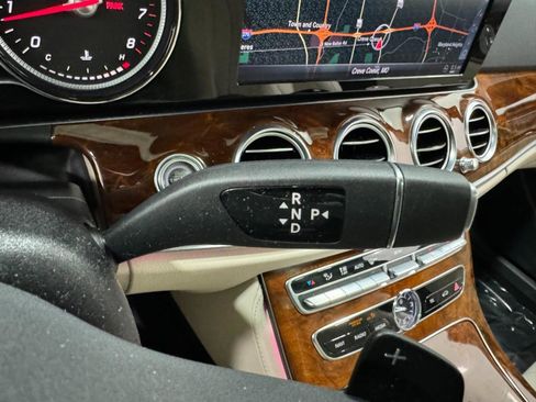 Used 2019 Mercedes-Benz E 300 4MATIC image 35