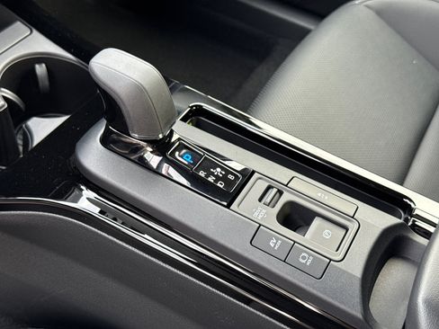 New 2027 Toyota Prius XLE FWD image 28