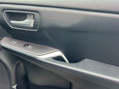 Certified 2016 Toyota Camry SE image 17