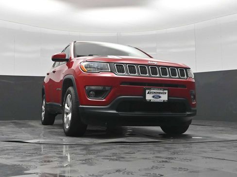 Used 2019 Jeep Compass Latitude w/ Popular Equipment Group AWD/4WD image 23