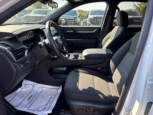 Certified 2025 GMC Acadia Elevation FWD image 19