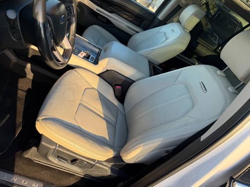 Used 2018 Ford Expedition Platinum RWD image 11