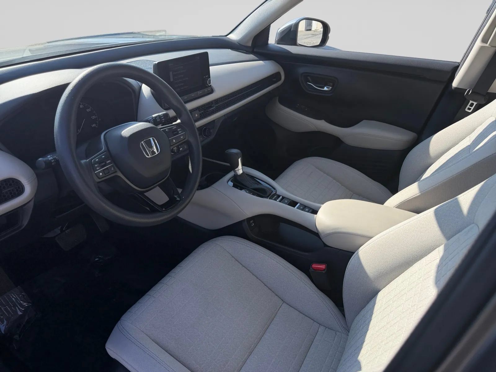 Used 2025 Honda HR-V LX image 15