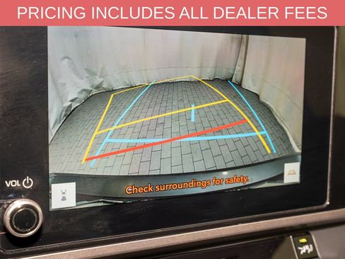 Used 2025 Toyota Camry SE FWD image 13