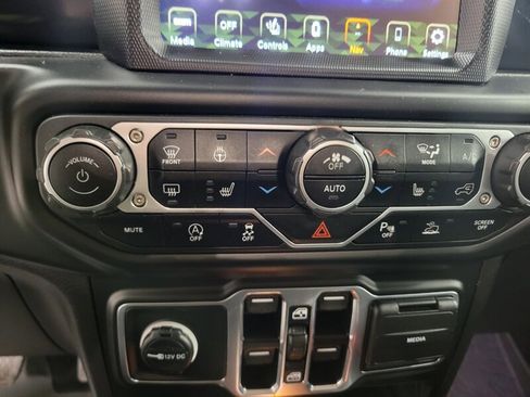 Used 2023 Jeep Wrangler Unlimited Sahara AWD/4WD image 51