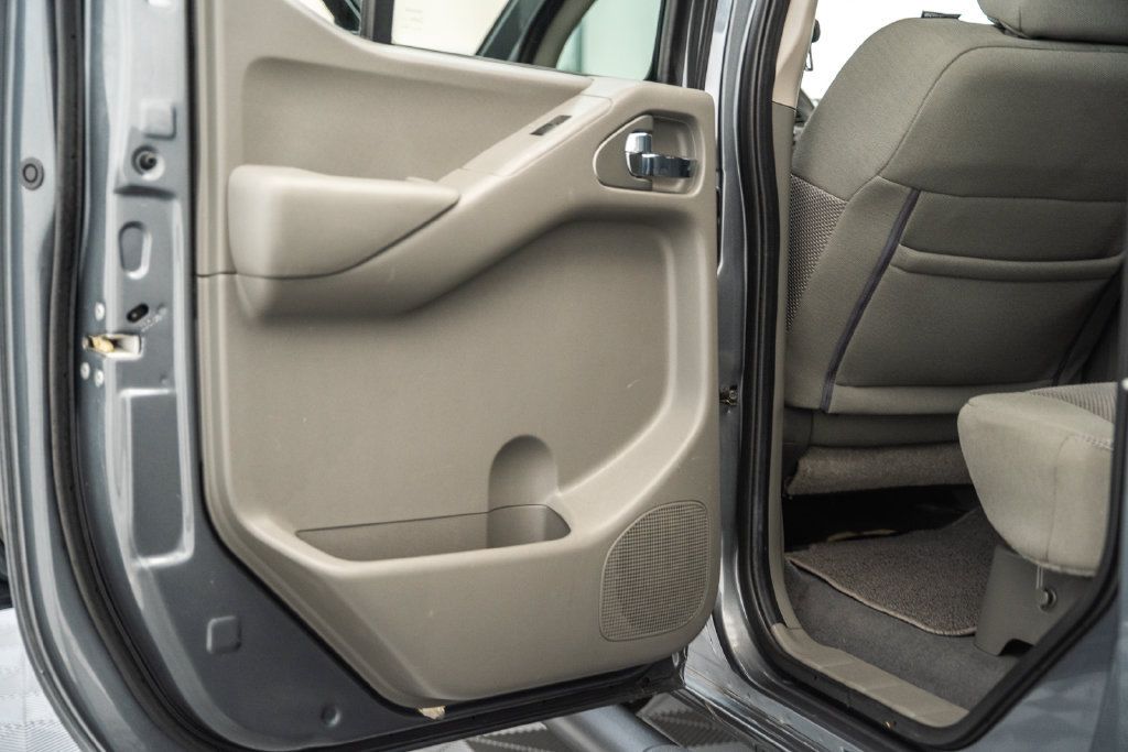 Used 2020 Nissan Frontier SV w/ Midnight Edition Floor Mats AWD/4WD image 42