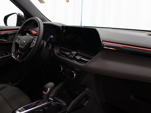 Used 2024 Chevrolet TrailBlazer RS image 27