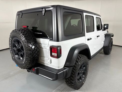 Used 2023 Jeep Wrangler Unlimited w/ Cold Weather Group AWD/4WD image 8