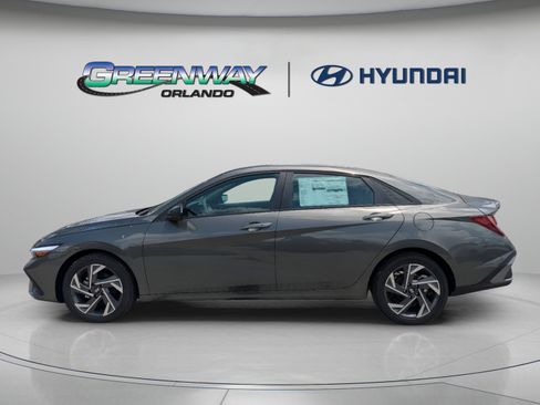Used 2025 Hyundai Elantra Sport FWD image 5