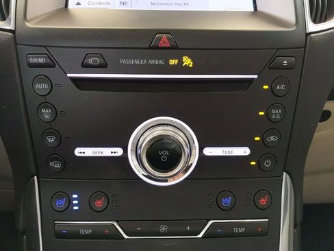 Used 2019 Ford Edge Titanium w/ Equipment Group 301A AWD/4WD image 25