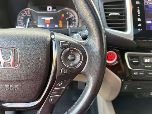 Used 2016 Honda Pilot Touring image 23